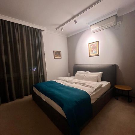Town Place Charlie Belgrado Esterno foto