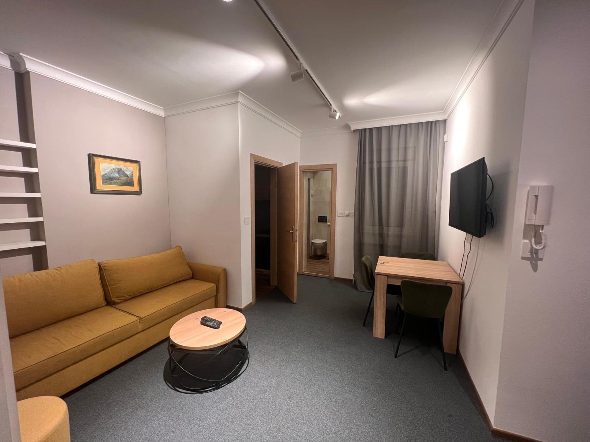 Town Place Charlie Belgrado Esterno foto