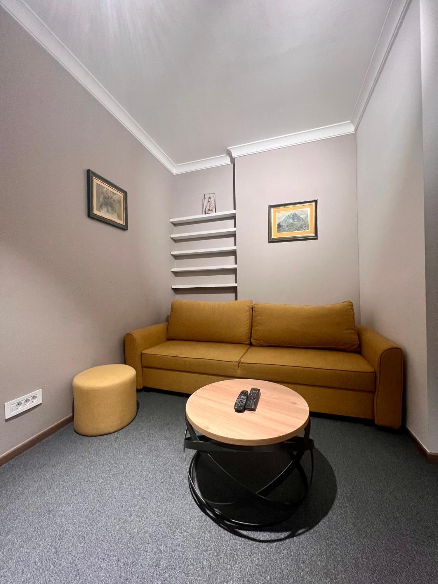 Town Place Charlie Belgrado Esterno foto