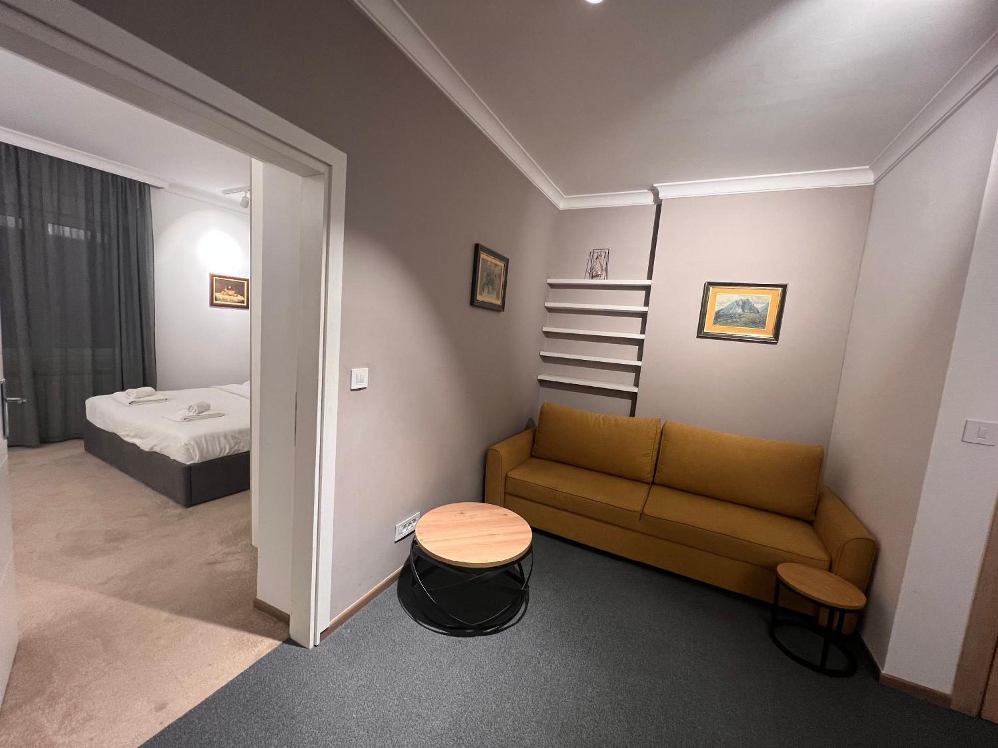 Town Place Charlie Belgrado Esterno foto